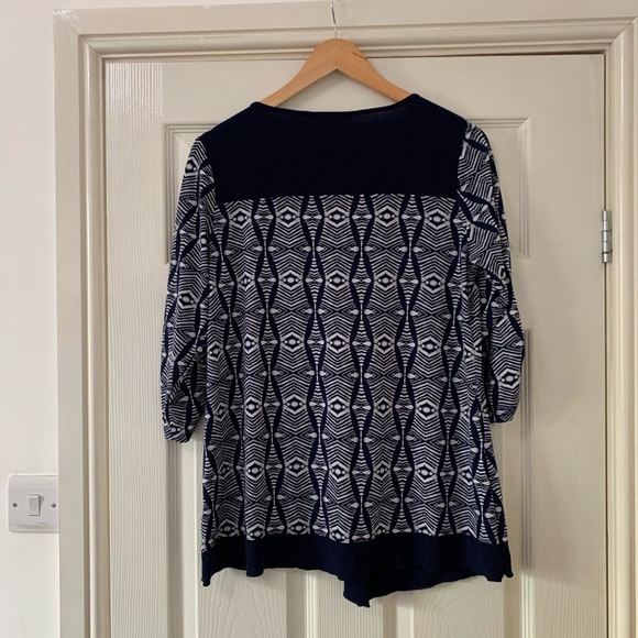 Nina Leonard Size M Top Womens 3/4 Sleeves A Symmetrical Blue Casual - Picture 6 of 6